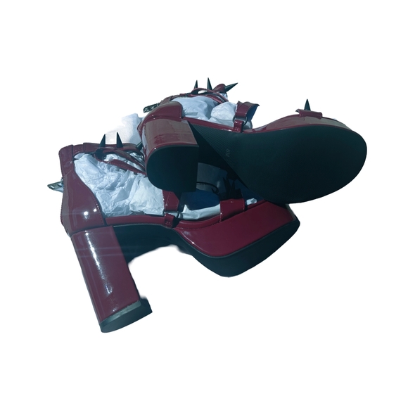 Widow Spike Heels - Picture 4 of 8